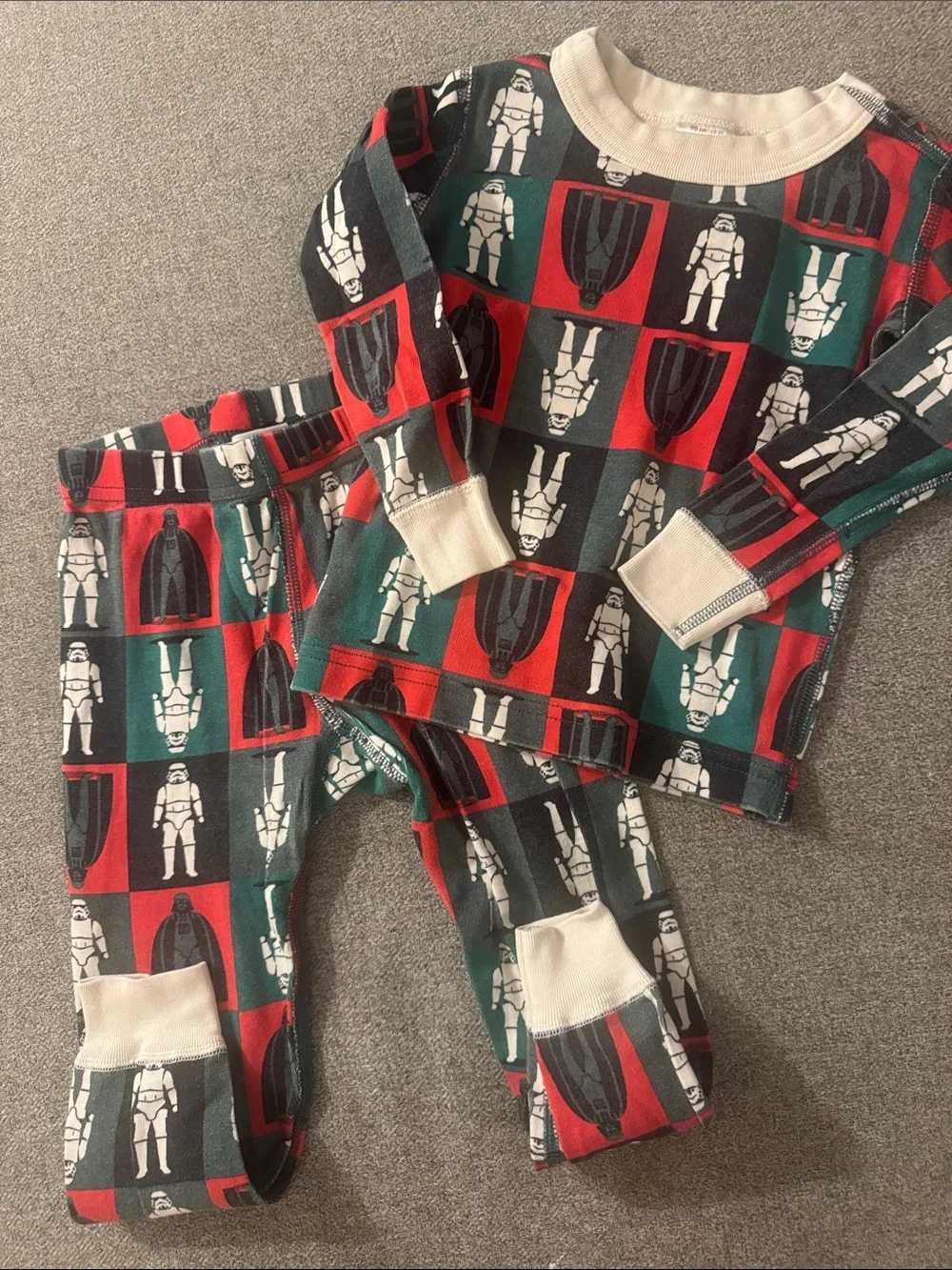 3/$15-Hanna Andersson Star Wars Stormtrooper & Vader Pajama Set - Green/Red